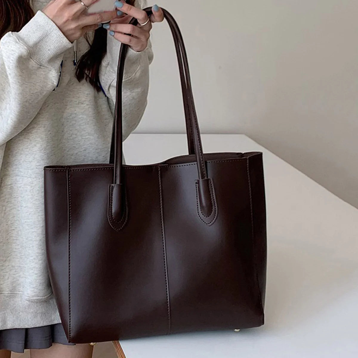 🔥🔥 New released top tier exclusive Simple Commute Tote Bag for women needs and beautification.