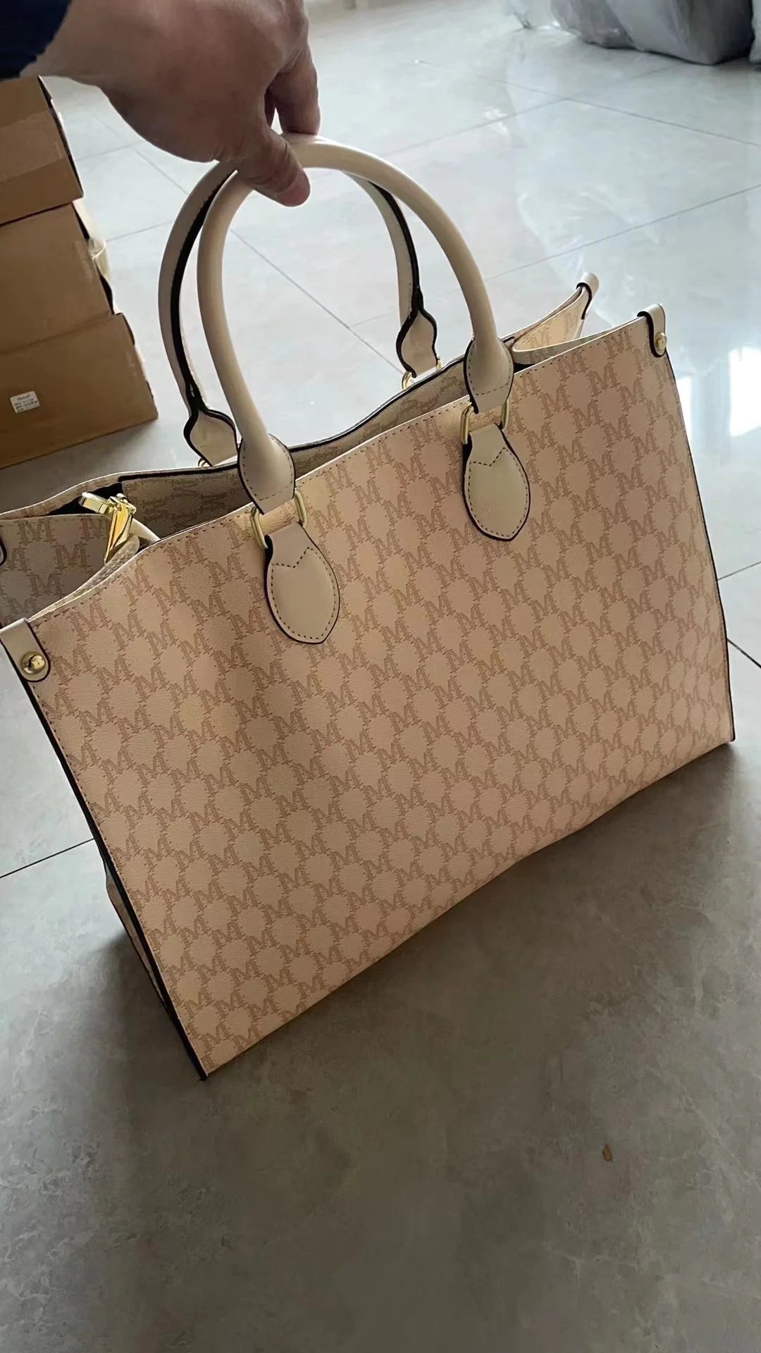 Our newly launched luxurious 2025 Shoulder Tote Bag For Women