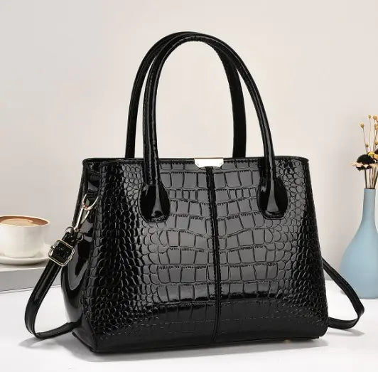🔥 2025 Fashion Women's Crocodile Tote and Shoulder Bag
