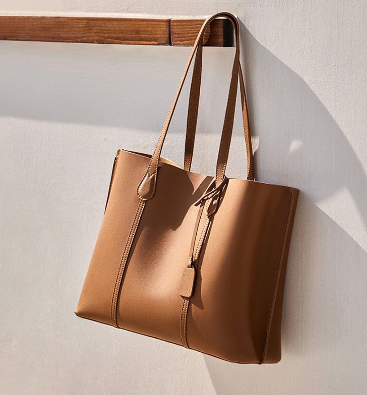 Tia Women's Leather Large Capacity Tote Bag tioandtiashop