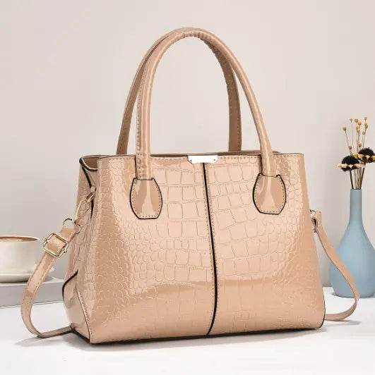 🔥 2025 Fashion Women's Crocodile Tote and Shoulder Bag