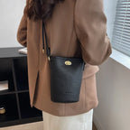 Women’s Retro Messenger Bag, luxury and Versatile Design tioandtiashop