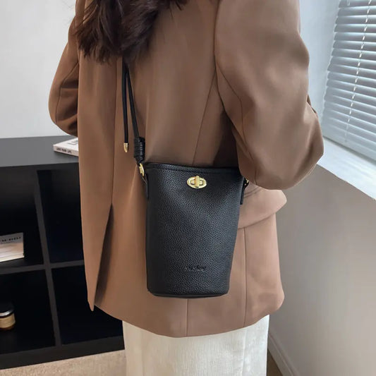 Women’s Retro Messenger Bag - Simple & Versatile Design