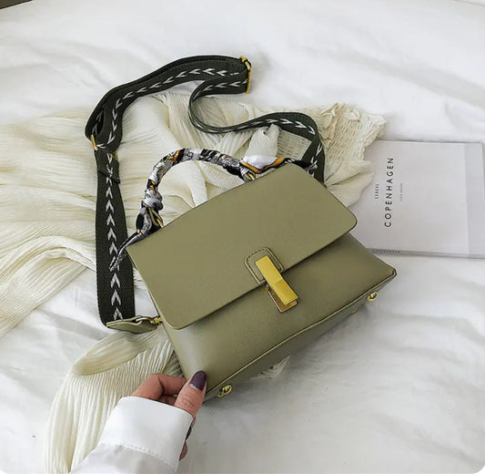 🔥 2025 New released Fashionable Women's Shoulder Bag with Scarf Detail