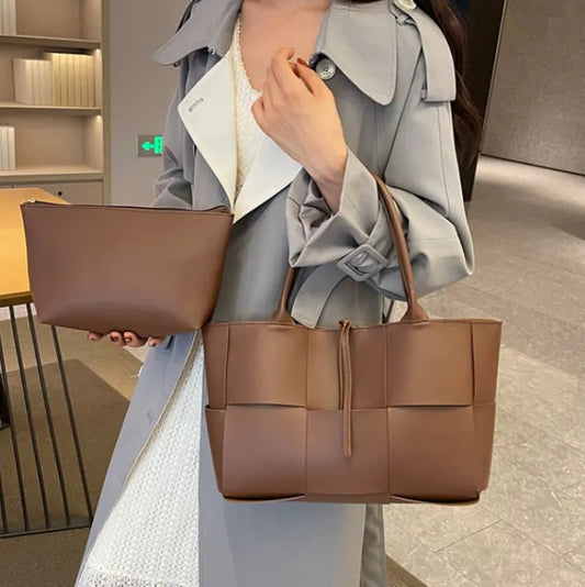 Large Capacity Tote Bag for Women - Trendy and Versatile