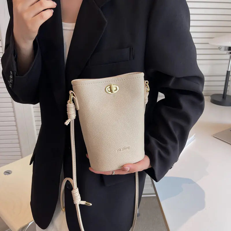 Women’s Retro Messenger Bag - Simple & Versatile Design