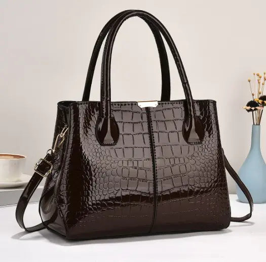 🔥 2025 Fashion Women's Crocodile Tote and Shoulder Bag