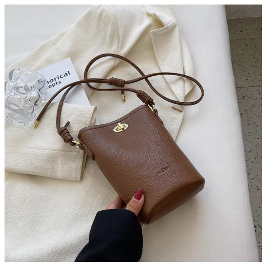 Women’s Retro Messenger Bag - Simple & Versatile Design