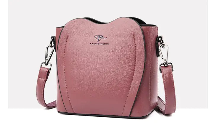 🔥New Fashionable Women's Heart-Shaped Shoulder Bucket Bag
